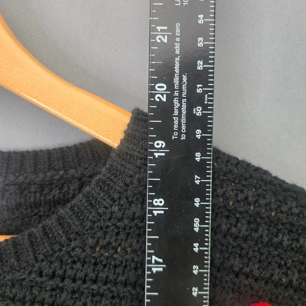 Zara Sweater Crochet Knit Cupcake Applique S Black Cropped Long Sleeve Novelty
